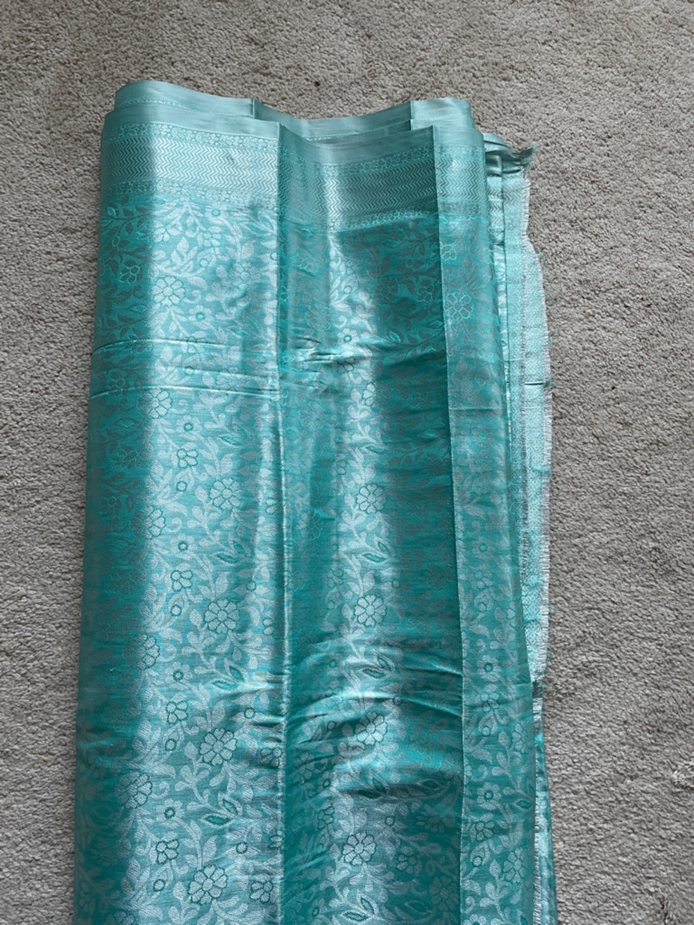 Sari - Picture 2 of 8